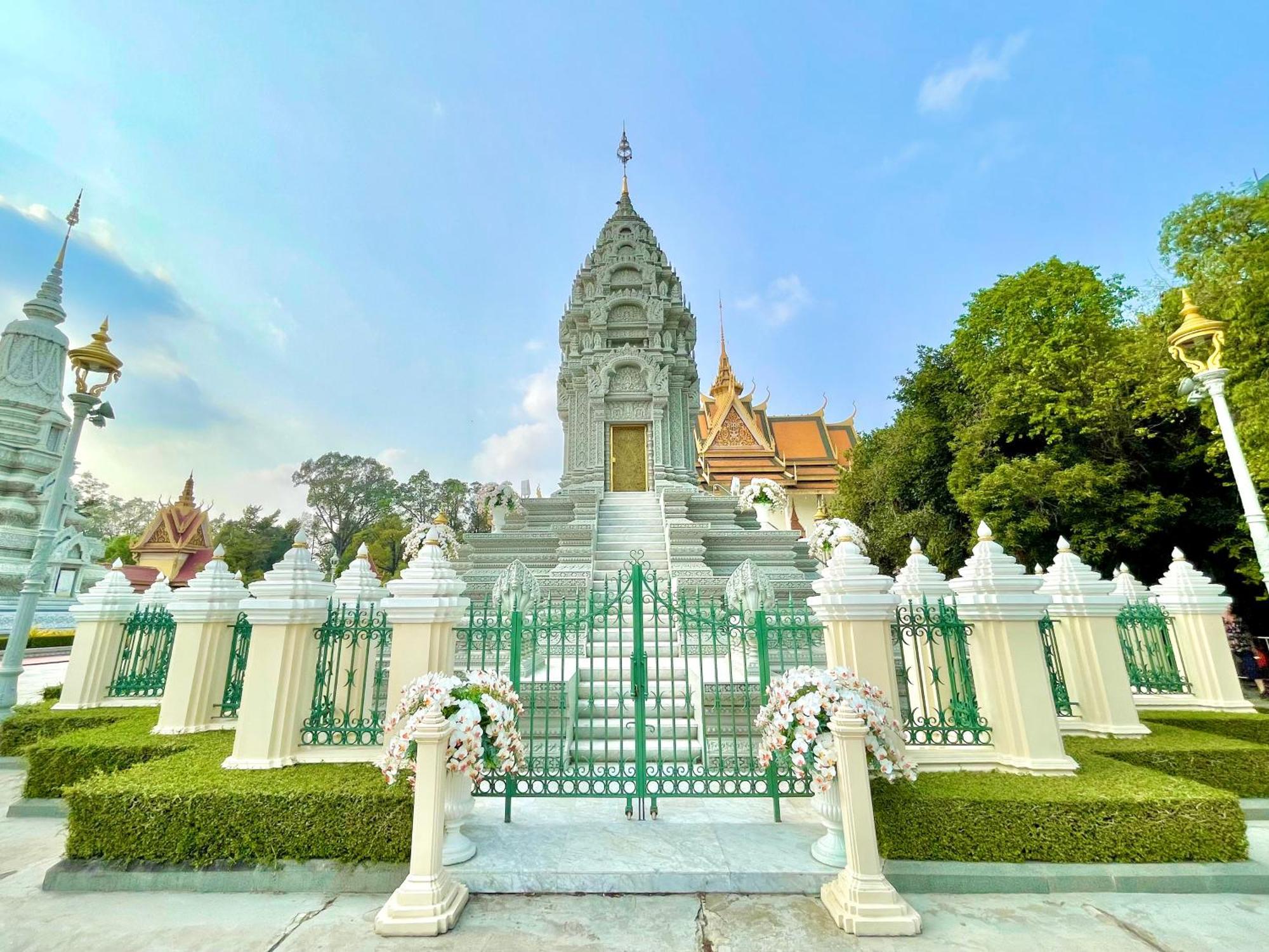 Sky Apartments Riverside - 50M To Royal Palace Phnom Penh Bagian luar foto
