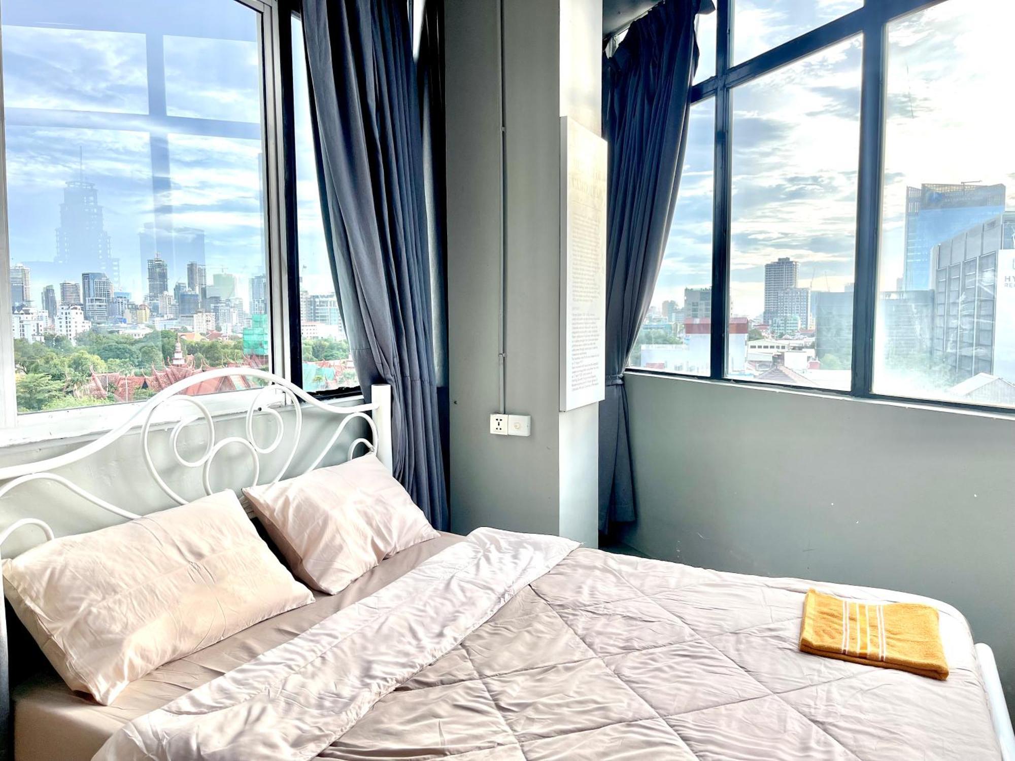 Sky Apartments Riverside - 50M To Royal Palace Phnom Penh Bagian luar foto