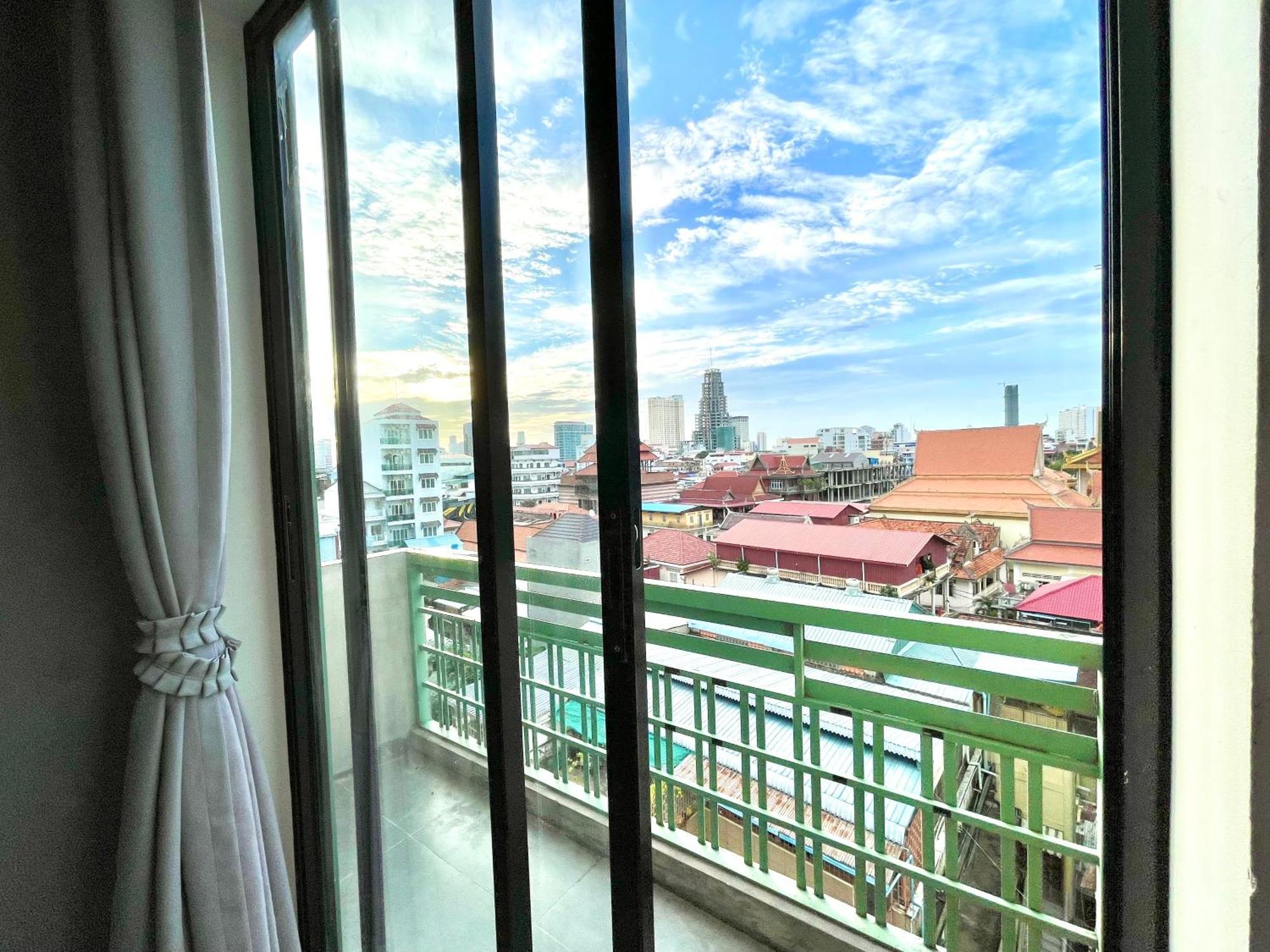 Sky Apartments Riverside - 50M To Royal Palace Phnom Penh Bagian luar foto
