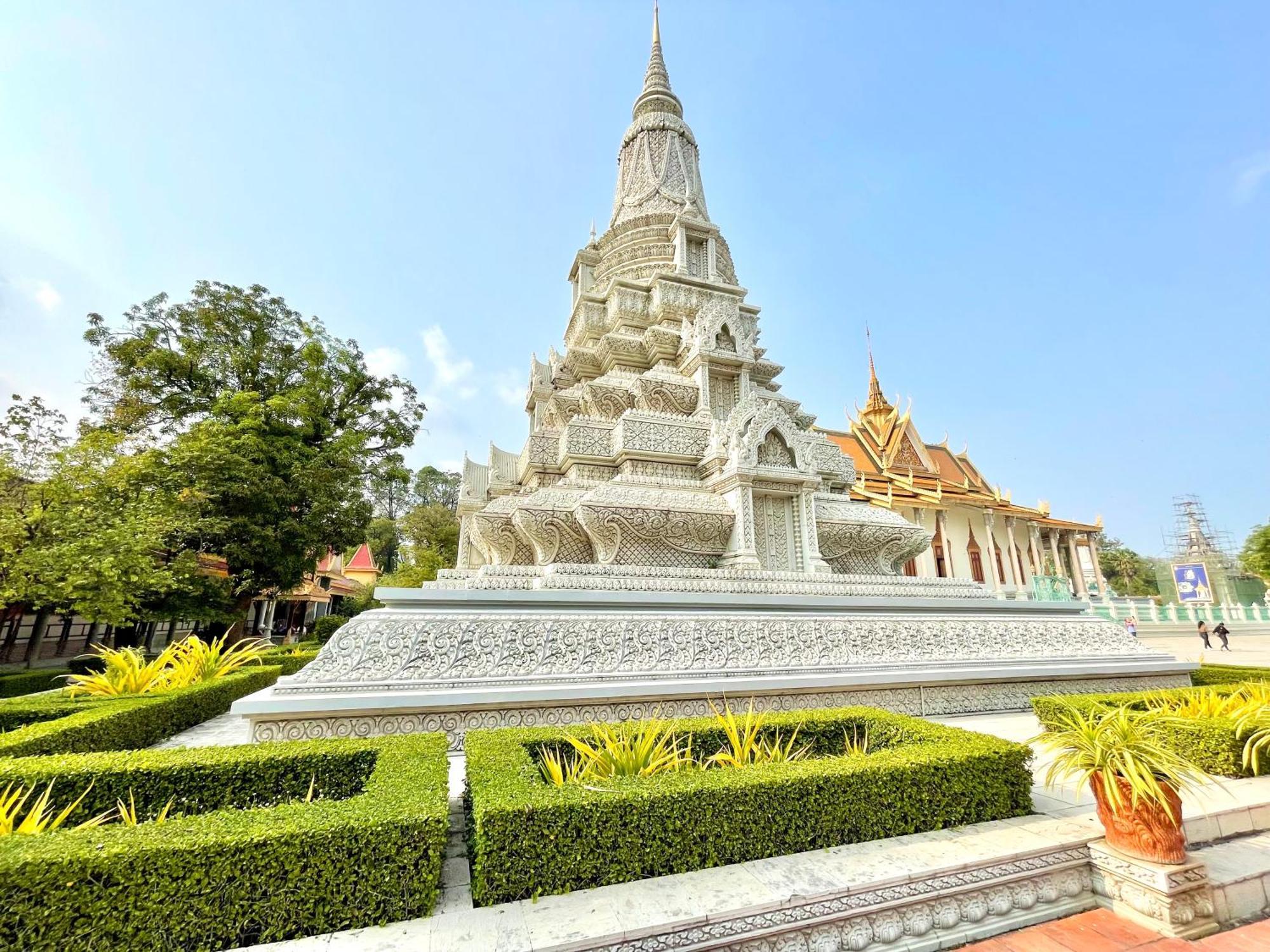Sky Apartments Riverside - 50M To Royal Palace Phnom Penh Bagian luar foto