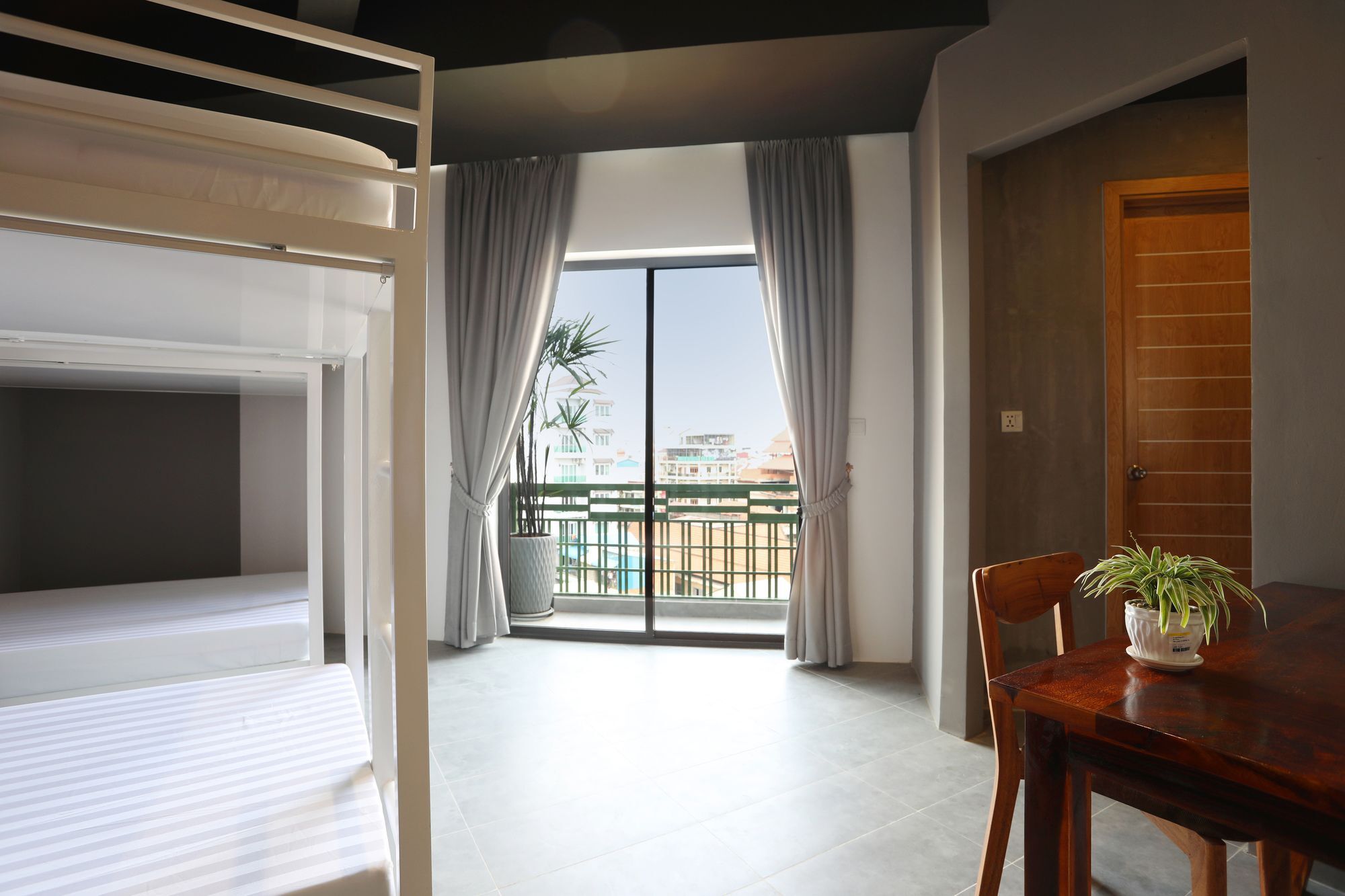 Sky Apartments Riverside - 50M To Royal Palace Phnom Penh Bagian luar foto