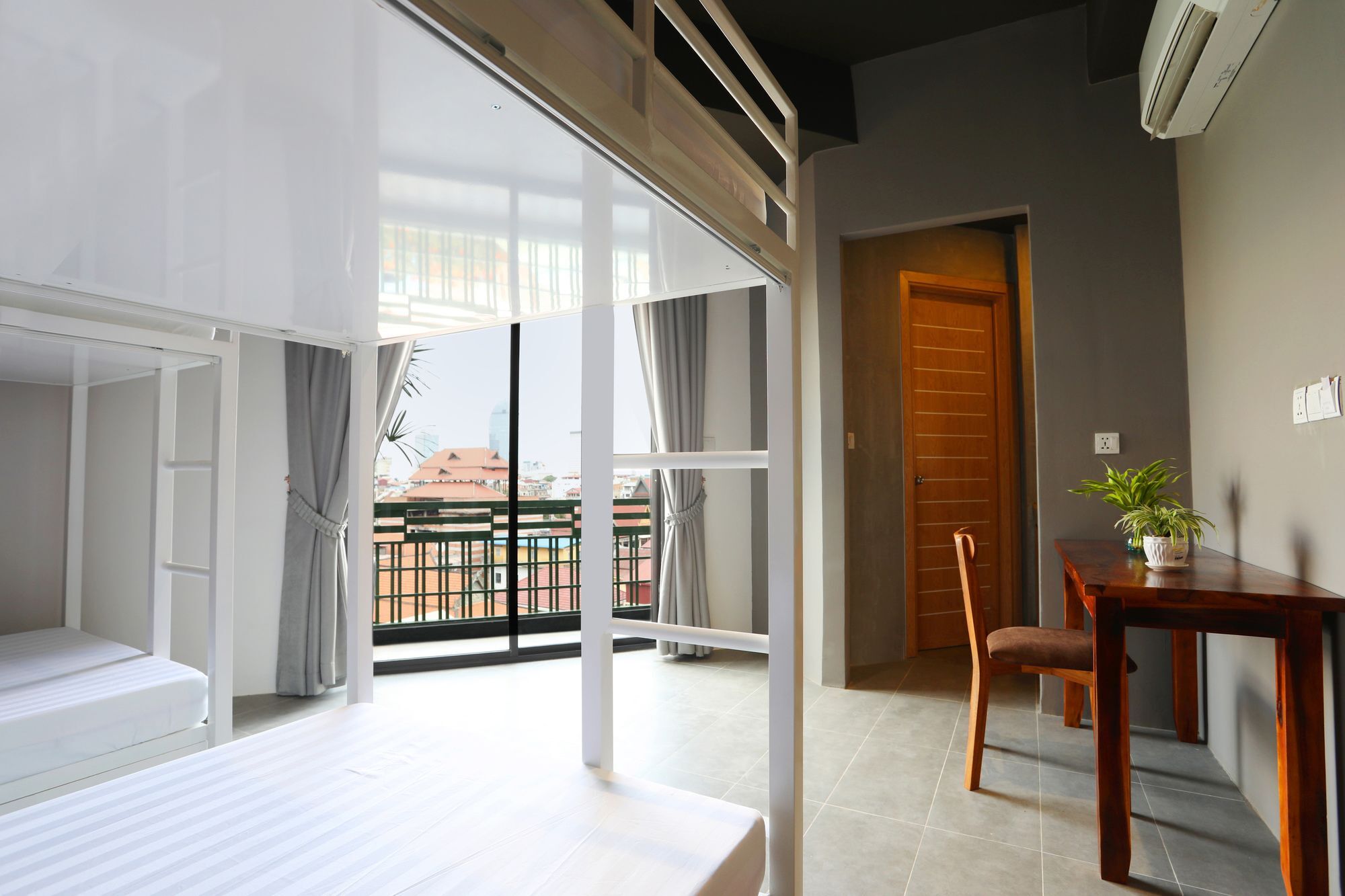 Sky Apartments Riverside - 50M To Royal Palace Phnom Penh Bagian luar foto